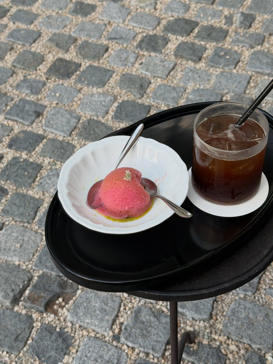 sowhat11208's tweet photo. It's been awhile yeorobun~ ๐ฅฐ
Hot weather with hot Hyunji,
sunglasses and cold coffee
๐ค๏ธ๐๐ง
๐ธ: https://t.co/LpOZNJc3Uz
#TransitLove4 #Exchange4 https://t.co/6sUu5YhKLD