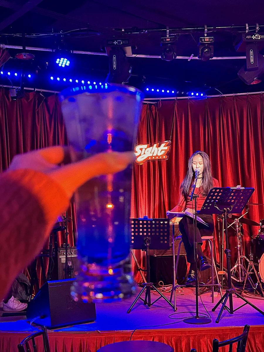 NatalieSoumxop's tweet photo. Don’t miss tonight’s indie band live at the downtown venue—raw energy, catchy hooks, and a crowd already hyped up! Doors at 7, tickets at the door only. See you there!， https://t.co/pEiyDgua5Q