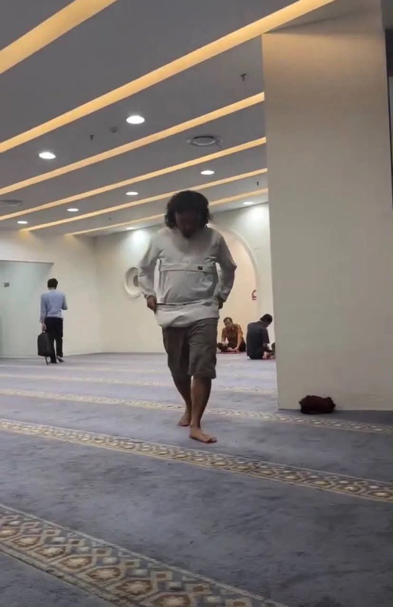 zarasabrenee's tweet photo. keren bgt jaketnya

Kalcer tp tetap taat ibadah, bisa dipake nongkrong &amp; tinggal di adjust buat sholat👏🏻 https://t.co/89ToDA8uaT