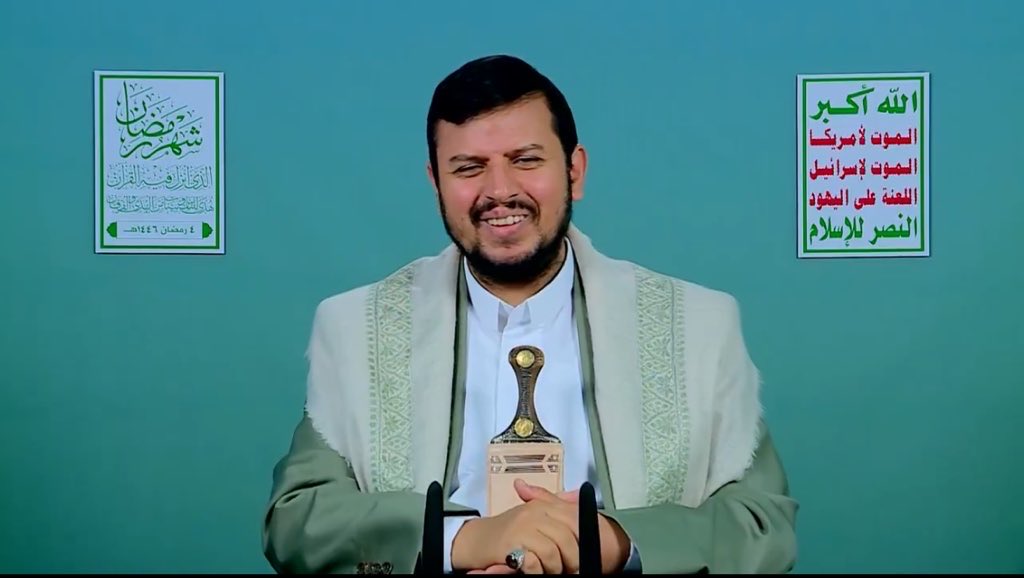 hz1__'s tweet photo. ابتسم يفداك هذا الكون https://t.co/RTNaDiJRnW