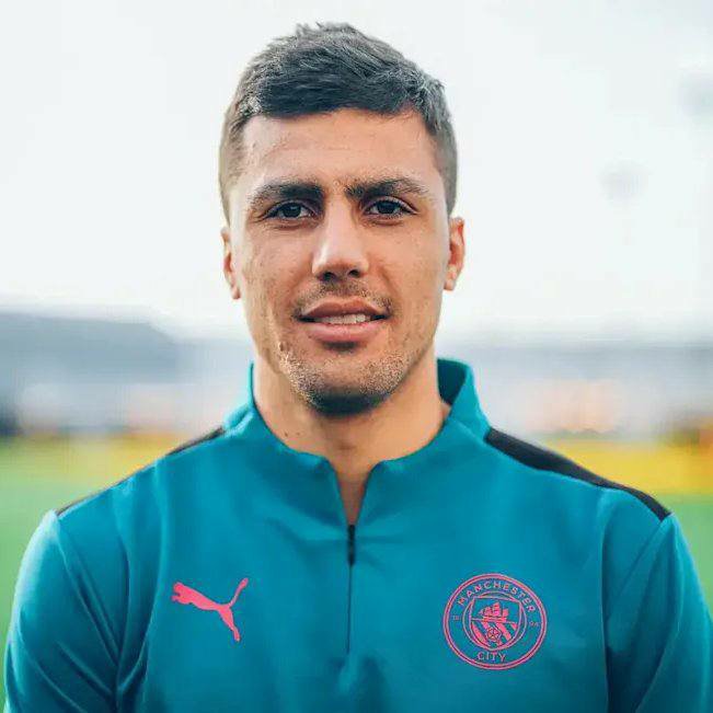 LiveWire_Footy's tweet photo. 🚨🔵🔴 🚨 𝐓𝐑𝐀𝐍𝐒𝐅𝐄𝐑 𝐔𝐏𝐃𝐀𝐓𝐄: Barcelona are now in DIRECT talks with Man City for Rodri! 🔥

Barça are confident, with €45m+ on the table. City want more. Rodri WANTS Barça. 👀🇪🇸

[FabrizioRomano]
#FCB #MCFC #Transfers https://t.co/PCBJr6210F