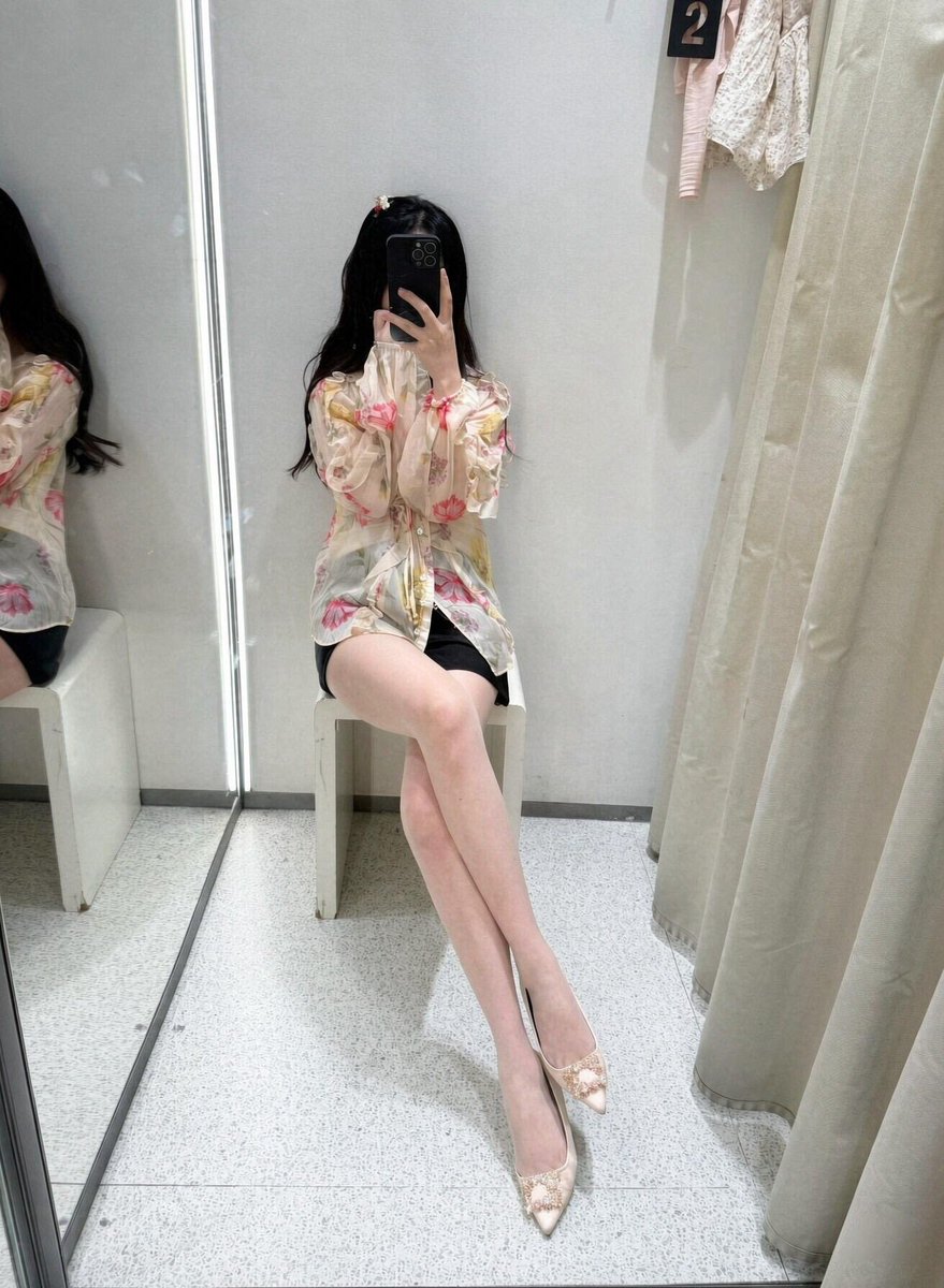 fangzhuli's tweet photo. 有没有西安的男生想找一个女朋友… https://t.co/vMGOBURdea