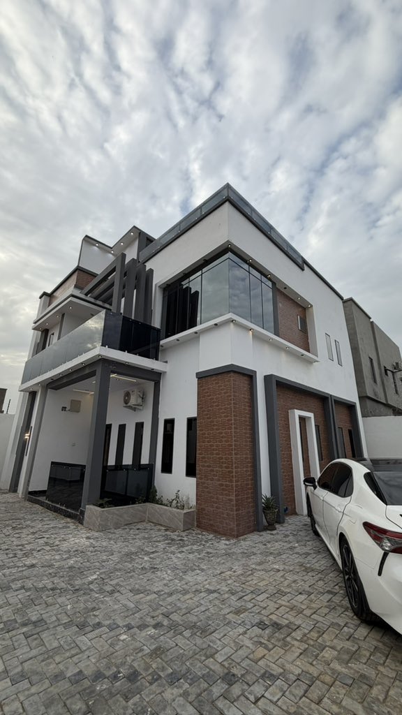 Emby_Crypt's tweet photo. @YahayaCrypto Congrats @YahayaCrypto Congratulations on your new home! 🏡🎉

May Allah (SWT) bless your new house with peace, happiness, barakah, good health, and endless joy. Wishing you and your family all the very best in this new chapter. Congratulations once again! 🤲🏽✨ https://t.co/HfT2Tp766a