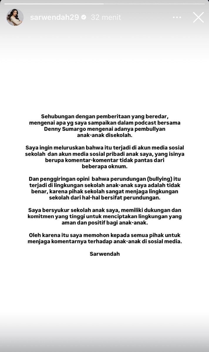 IndoCrave's tweet photo. Sarwendah mengklarifikasi pernyataannya dalam podcast Denny Sumargo.

Ia menegaskan bahwa anaknya tidak mengalami bullying di sekolah, melainkan menjadi sasaran bullying di media sosial. https://t.co/al448QgfpB