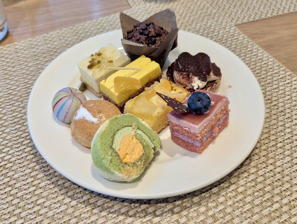 kinboshi_inc's tweet photo. 舞浜のホテルビュッフェに行きました😋

美味しいものを好きなだけ楽しんで、ちょっと贅沢な気分になりました🍰✨

#金星
#KINBOSHI
#SECURITY
#警備
#制服
#ピュアット
#GULAS
#Quanta
#ヒルトン東京ベイ
#舞浜
#ディナー
#ビュッフェ https://t.co/xe8ZH1yoyk