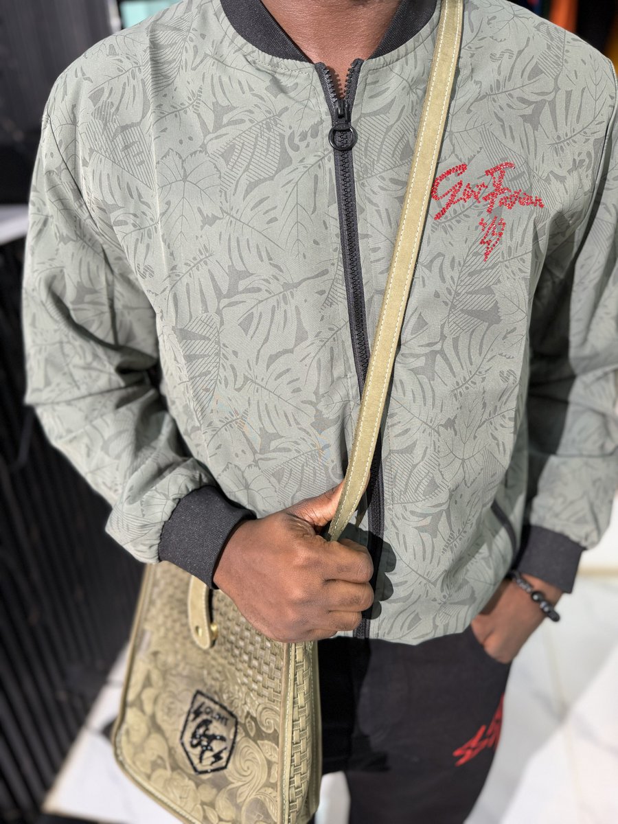 MkoTheComedian's tweet photo. GLINT ✨ https://t.co/cPVf9GoGYJ
