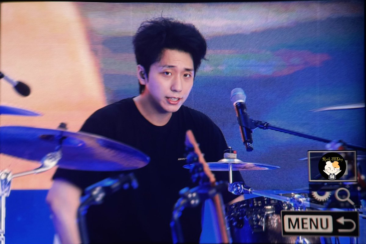RockAllDay901's tweet photo. 260807 박명수 라디오쇼 

#XdinaryHeroes #엑스디너리히어로즈 
#엑디즈 #Gunil #건일 #구건일 
#햄스터사진작가 https://t.co/NIbV8OxYmk