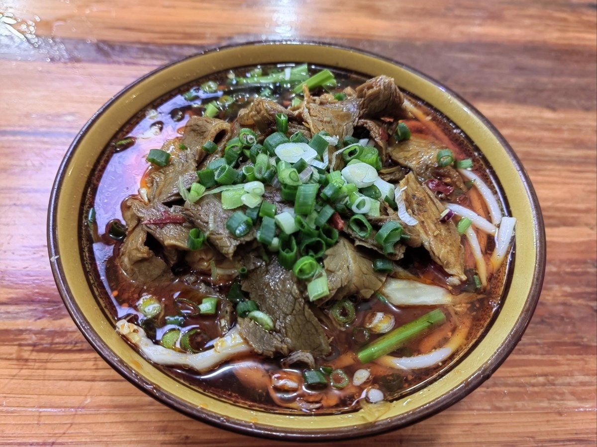 jalacoates11's tweet photo. Just found the coziest hole-in-the-wall noodle spot in Chinatown! Hand-pulled noodles with spicy Sichuan broth and crispy pork belly hit different  10/10 will come back every week! https://t.co/KoAKItpLvF