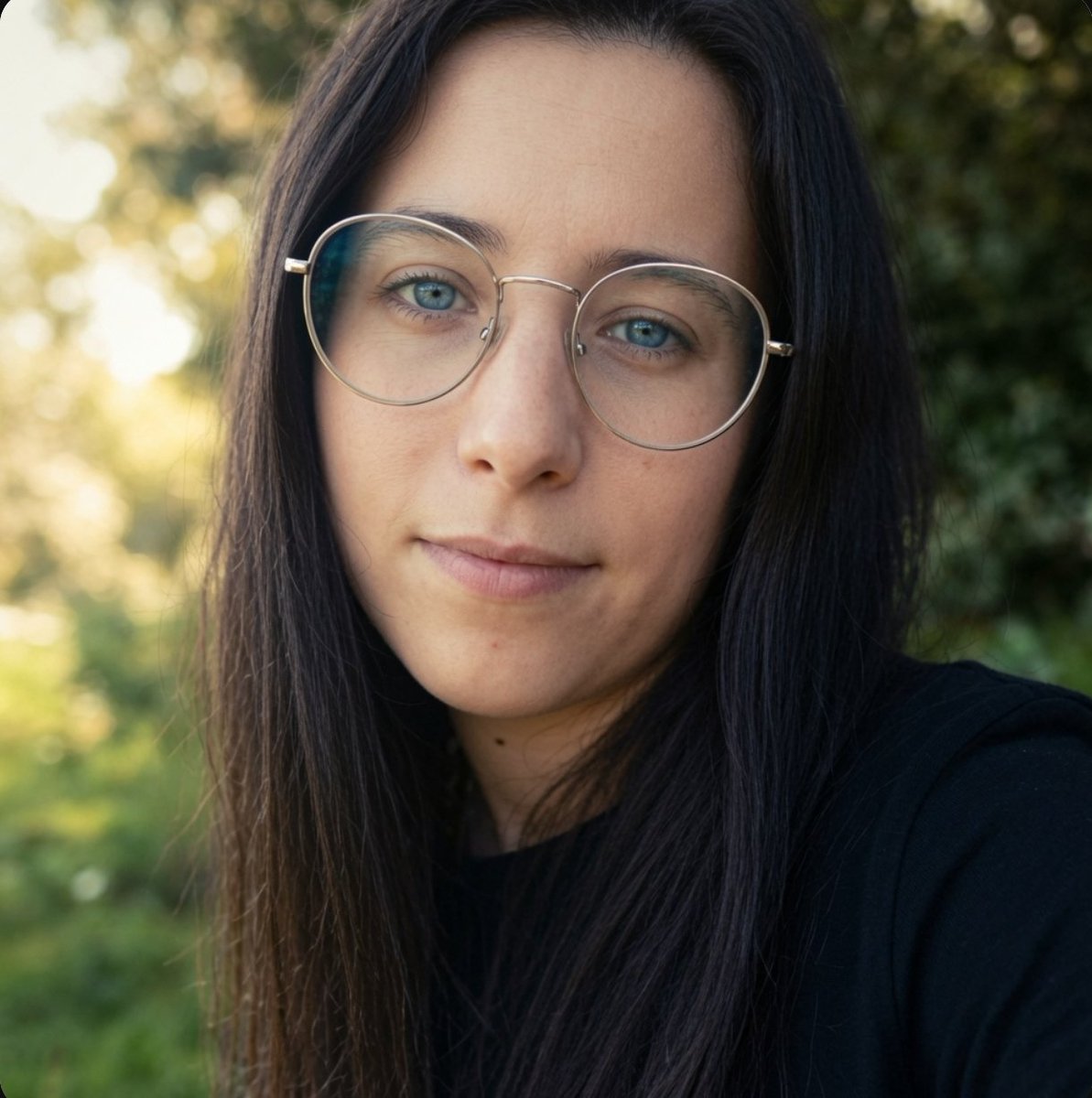 MarioBojic's tweet photo. 🚨🇪🇸 Spanish woman killed by her Moroccan partner!

Paula Solanas de Miguel, 27, a Spanish Red Cross volunteer, was killed by her 39-year-old Moroccan boyfriend, Nabil Khalissi.

The attack came after she tried to end their four-year relationship. https://t.co/ZmQdHj79XO