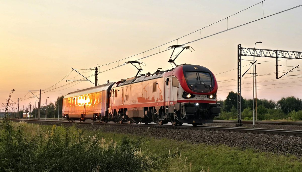 baza_wagonow's tweet photo. 🆕 W Żmigrodzie trwają testy wagonu #175A_10, które związane są z uzyskaniem długo oczekiwanej homologacji na kraje europejskie.  🇵🇱 🇪🇺

Przypomnę, że wagony mają poruszać się na terenie kolei następujących państw: Czech, Niemiec, Austrii, Słowacji oraz Węgier. 🌍 ✅

Fot. Aleksander Kędzierski 📸