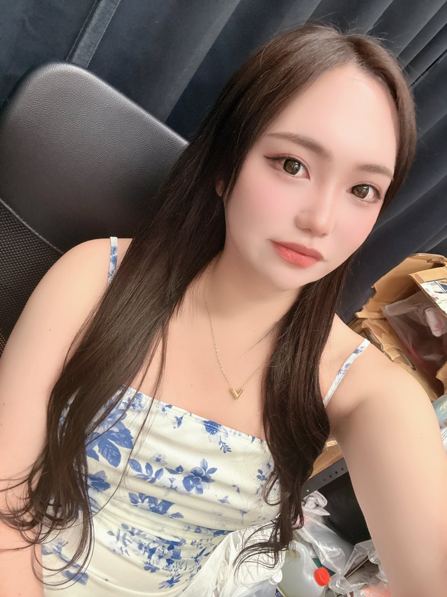 megamifukkatsu's tweet photo. 今日は浪速のあっすんとして頑張ります😘 https://t.co/m6EIa1oF8h