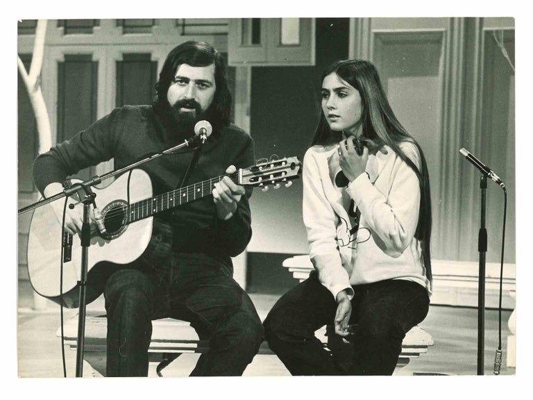 I_Repubblica's tweet photo. Guccini non era ottimista e nemmeno pessimista: era emiliano. Una condizione dello spirito autonoma per la quale il futuro incombe, è bene diffidarne perché (con ogni probabilità) era meglio il passato ma nel frattempo tanto vale fare quel che c’è da fare. https://t.co/qsEIXAVVos