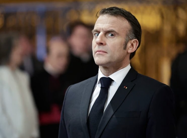 CEOERMX's tweet photo. 🚨🇫🇷 FRANCE WANTS TO BAN X!

French judges are scheming to hold Elon Musk liable for user posts just to silence free speech before the election!

Totalitarian elites are panicking because they can't control the narrative anymore.

Musk: “They will be international criminals.” https://t.co/8dcgI9YHzZ