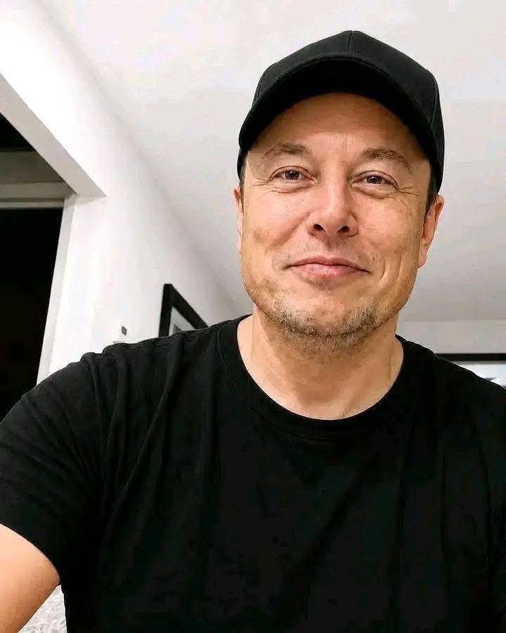 CEOERMX's tweet photo. If you were given a chance of spending 1 hour with the following people, who would you choose?

A) Rich man

B) Talented man

C) Wise man

D) A celebrity https://t.co/Bjj4ypmjyi