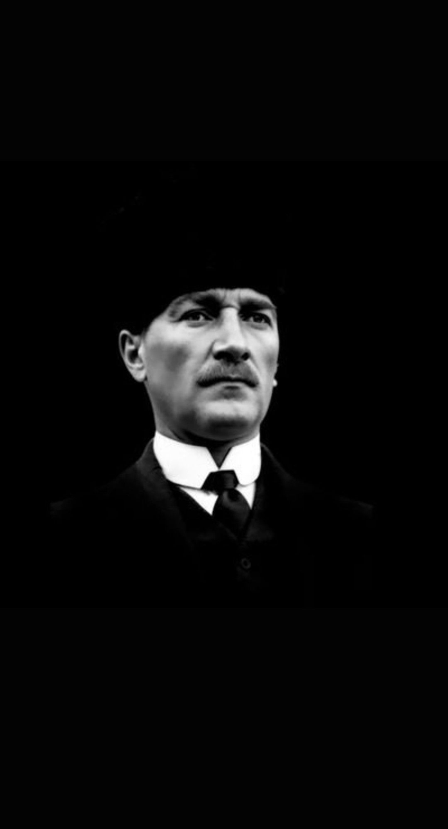 iffettturearkan's tweet photo. Atatürk Diyor ki:
"Biz bu müesseseyi (Cumhuriyeti) hacılara, hocalara terk etmek için meydana getirmedik. (Cumhuriyet) müessesesinin bir müstebit (zorba) eline geçeceğini mezarımda bile duysam,millete karşı haykırmak isterim.
Cumhuriyetin milletin kalbinde kök saldığını görmek yegane emelimdir."
Dünyanın En Büyük Devrimcisi Atatürk'tür.🇹🇷
Fotoğraf:  
@AsiLsiLe