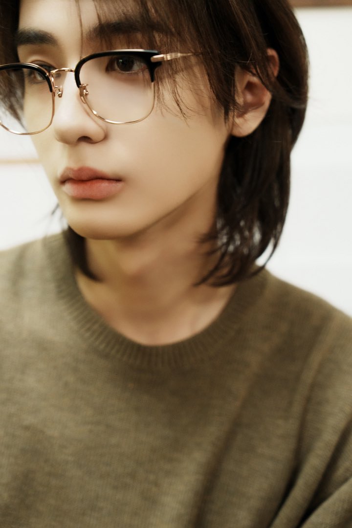 han_0oe's tweet photo. 일반인 대학생 김동현..깊생하자 https://t.co/dR5NJqtCfP