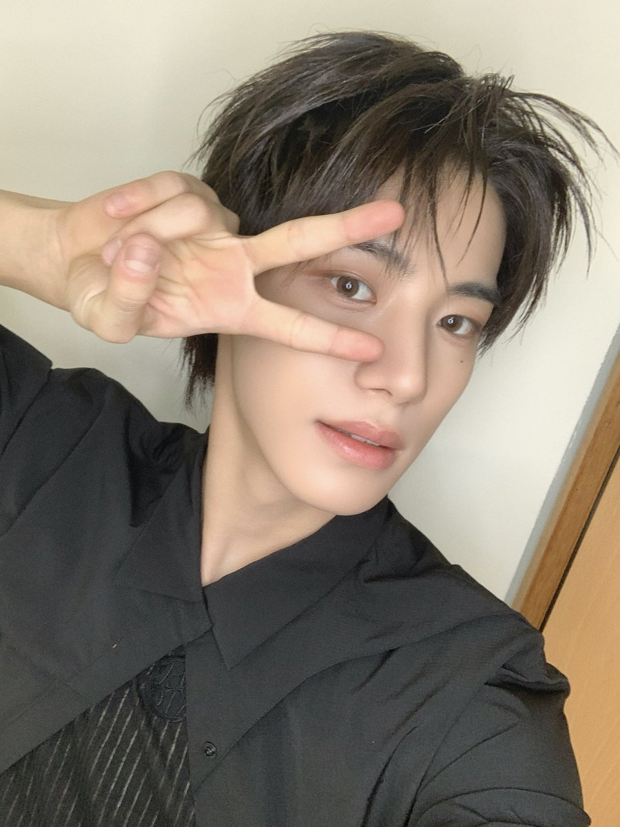 hairytoesintak's tweet photo. ꒰ #moothunt , #closertwt  , #coertwt ꒱

―  17  |  she  her  |  
not new to #stantwt #kpoptwt
―  ult: cortis and close your eyes
― every fandom is welcomed 

♡ / ↻  !  appreciated pls ;3 https://t.co/HPaMZXwf3J