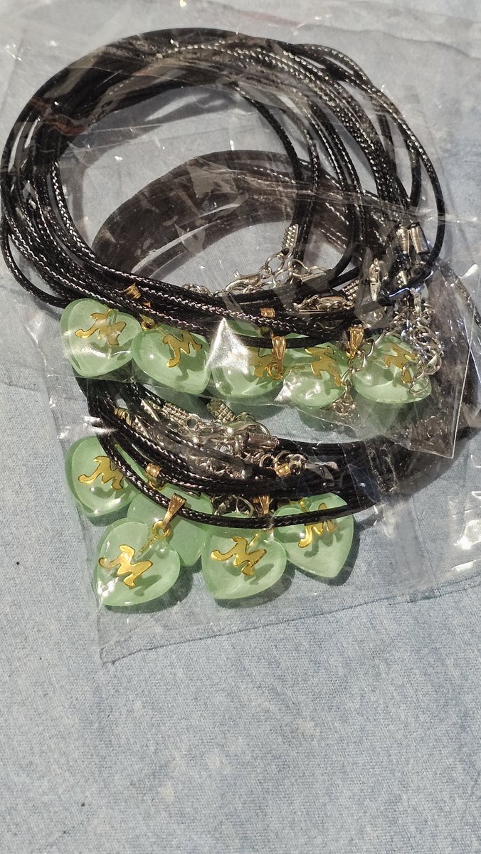 miiraclecart's tweet photo. ✧˖° 4WARD IN MANILA FREEBIES✧˖°  

here are the freebies i prepared for tomorrow's concert 🫶

✿ shaker/beads keychains
✿ necklace
✿ crochet clover keychain 

i'll be around araneta tom haha not sure pa kung saan pero see youuu!~
#MAMAMOO4WARDINMANILA #MAMAMOO https://t.co/b1HLY9wRKT