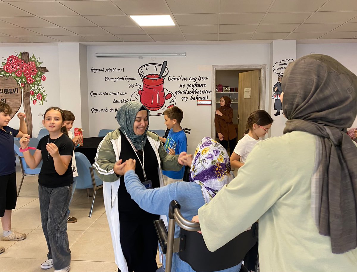 GSB_FatsaGM's tweet photo. ❤️ Büyüklerimizin Yanında, Gönüller Birlikte

Fatsa Gençlik Merkezi olarak gençlerimizle birlikte huzurevinde büyüklerimizi ziyaret ettik.

Güzel sohbetler eşliğinde keyifli vakit geçirirken, onların tecrübelerini dinleyip gönüllerine dokunmanın mutluluğunu yaşadık. 🌿 https://t.co/qZzZaRhYNj