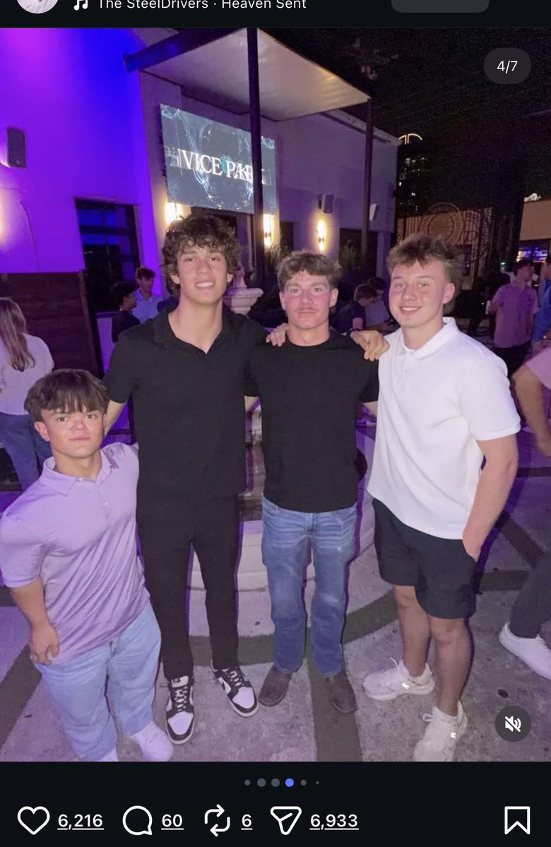 EyeWillClap's tweet photo. kid on the left definitely #fucks https://t.co/T7aPxHp5fE