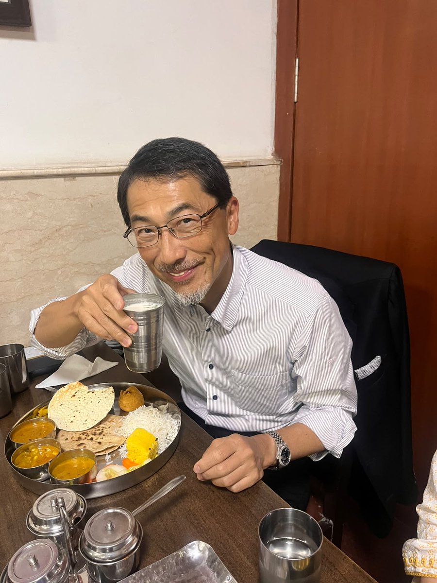JapanAmbIndia's tweet photo. Enjoyed Dhokla with Chaas at #GujaratBhawan! 😋 A cozy lunch with my staff.

ગુજરાતી ઢોકળા ખાવાની અને છાશ પીવાની અનેરી મજા માણી ! https://t.co/VhS7jPe8py