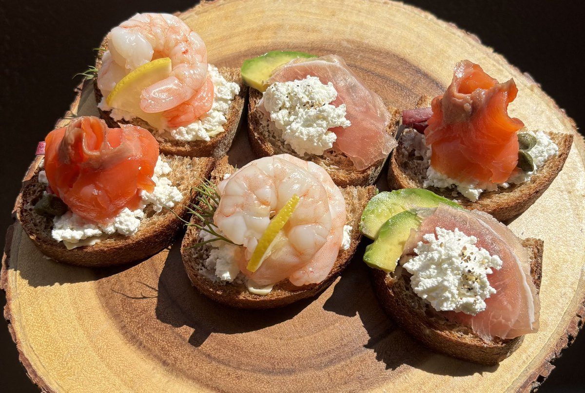 CC8q8's tweet photo. Smørrebrød (Open-faced Sandwiches)

recipe—>ALT https://t.co/lQhHtKb4ND