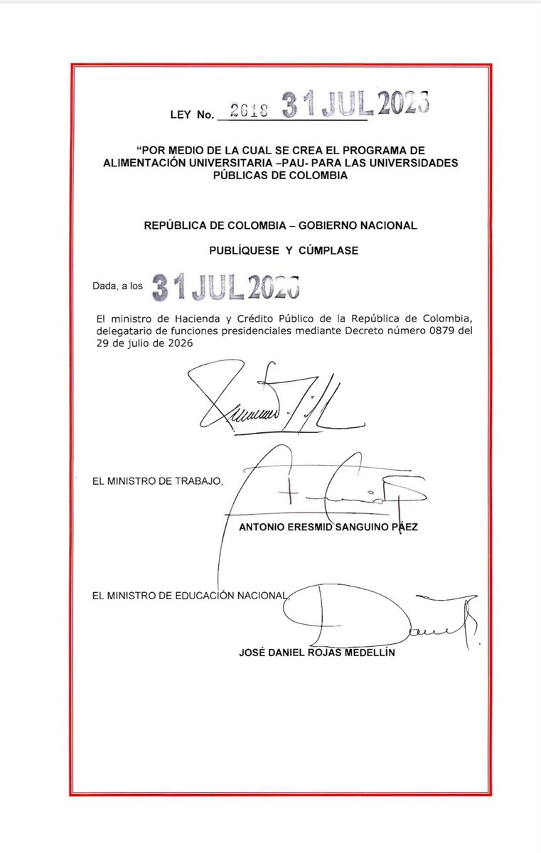 UltimaHoraCR's tweet photo. #PRIMICIA | Antes de que terminara el Gobierno Petro, quedó firmada la Ley 2618, que crea el Programa de Alimentación Universitaria (PAU) para las universidades públicas de Colombia. La norma beneficiará a estudiantes de universidades públicas en condición de vulnerabilidad, pero no fija una bolsa de recursos y deja su financiación sujeta a futuras apropiaciones del Presupuesto General de la Nación.

@alissontorresh1
https://t.co/v2vIVVHFXe