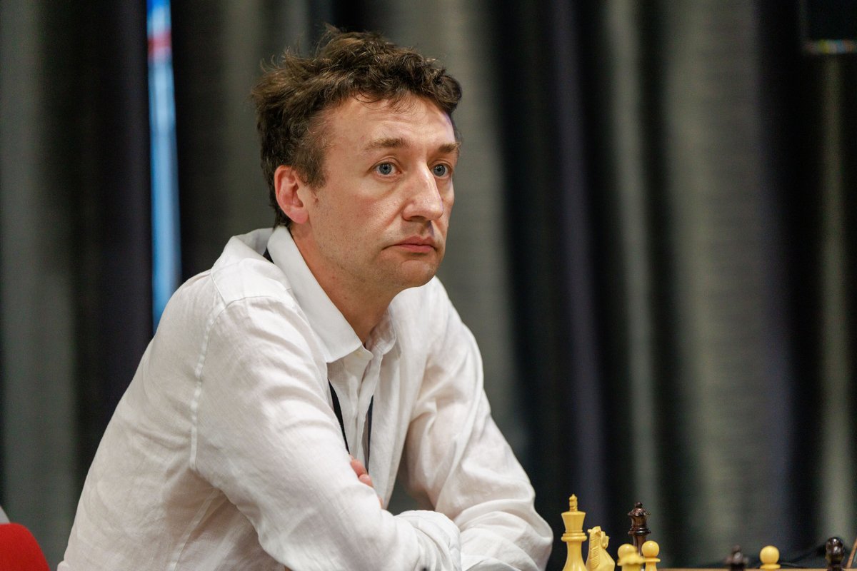 ecfchess's tweet photo. 🔴 We're LIVE at 2:30pm!
Only 3 rounds remain to decide the 2026 British Champion. It's still anyone's tournament.
🔥 Shreyas Royal vs Luke McShane is a dream top-board pairing and could prove pivotal in the title race.
🎙️ Watch live:
https://t.co/xT1vZMey4n
#BritishChess #BCC202 https://t.co/ASyzaQsXVI