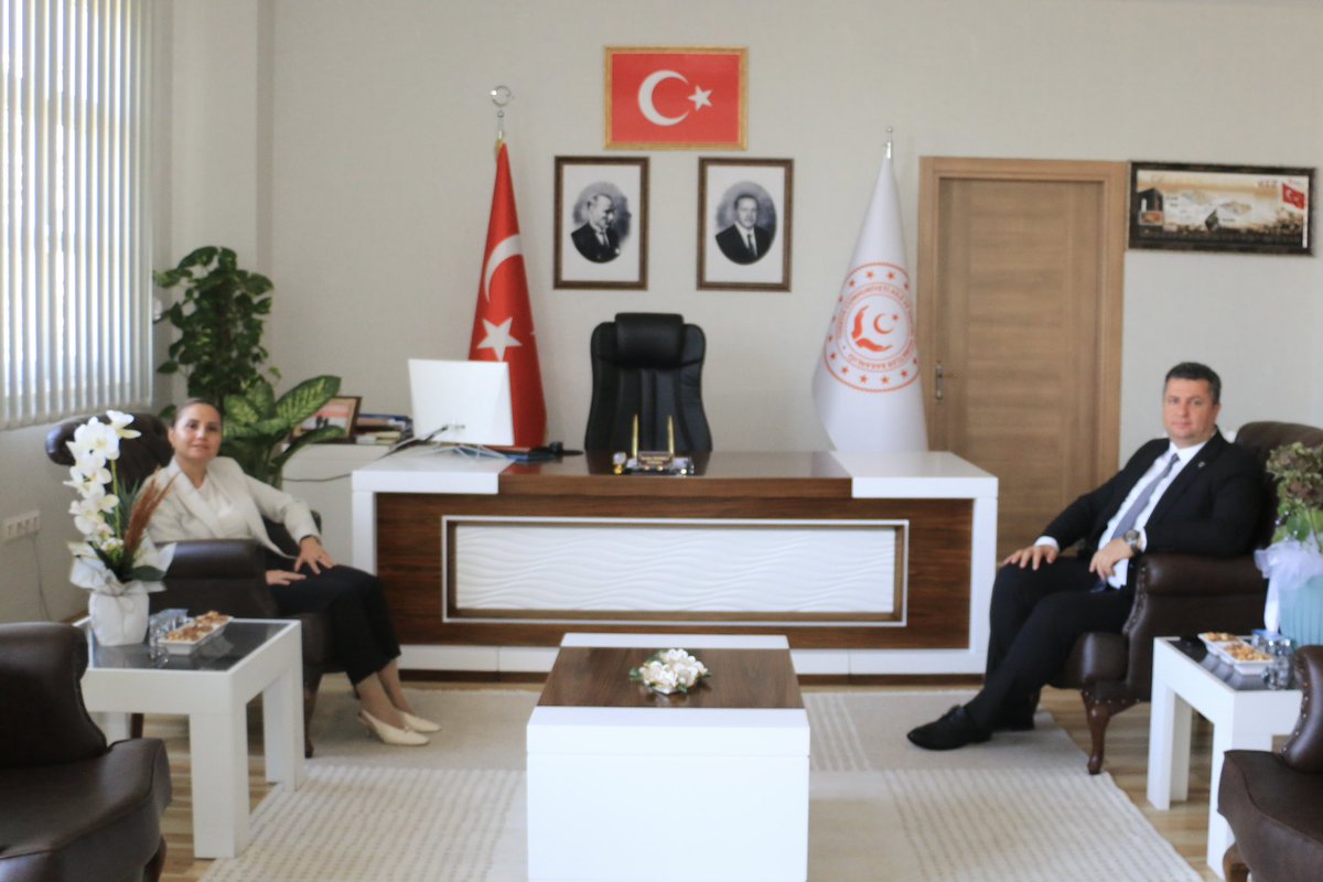 elazigashim's tweet photo. Vali Yardımcımız Sayın Armağan Turan
İl Müdürümüz Sayın Serdar Demirci’yi ziyaret ederek kurumumuzca yürütülen çalışmalar, uygulanan sosyal hizmet modelleri ve devam eden faaliyet ile projeler hakkında bilgi aldı. https://t.co/djG5Rz1395