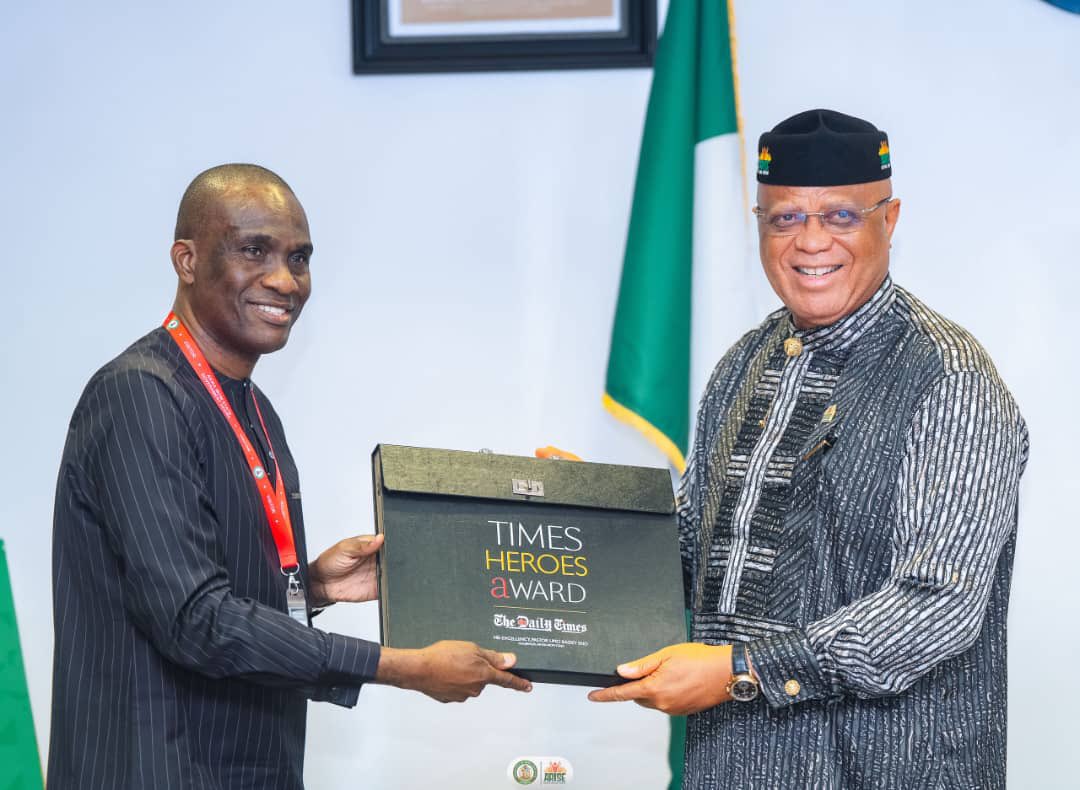 NaNer_Fareehert's tweet photo. Congratulations once again to Pastor Umo Bassey Eno on receiving the Daily Times Nigeria at 100 Heroes Award.
cc: @_PastorUmoEno
#DailytimeAt100 https://t.co/4oNkE9sl22