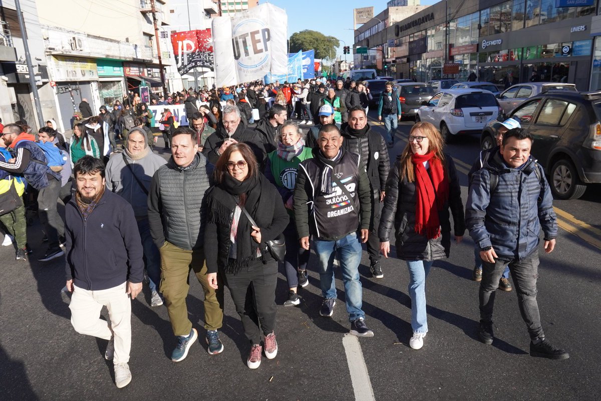 CTAAutonoma's tweet photo. Avanza la columna por avenida Rivadavia hacia la plaza de mayo para conmemorar los 10 años de 
Paz Pan y Trabajo.

#SanCayetano #PazPanyTrabajo https://t.co/kFen2PMFPr