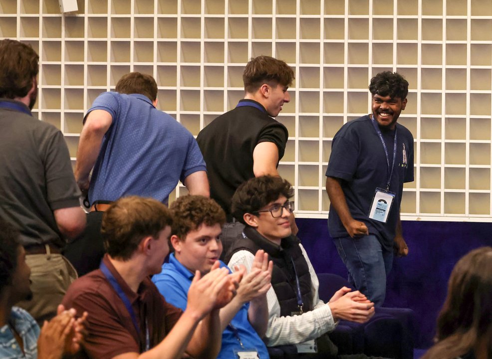 UBengineering's tweet photo. 18 students from 9 startups participated in SPIR this summer. Over 10 weeks, they tackled real-world challenges, aiding local companies in advancing technologies and ideas, many led by #UBuffalo alumni. Check out some photos from the wrap-up celebration and PowerUpTech program. https://t.co/mciXTlv5GU