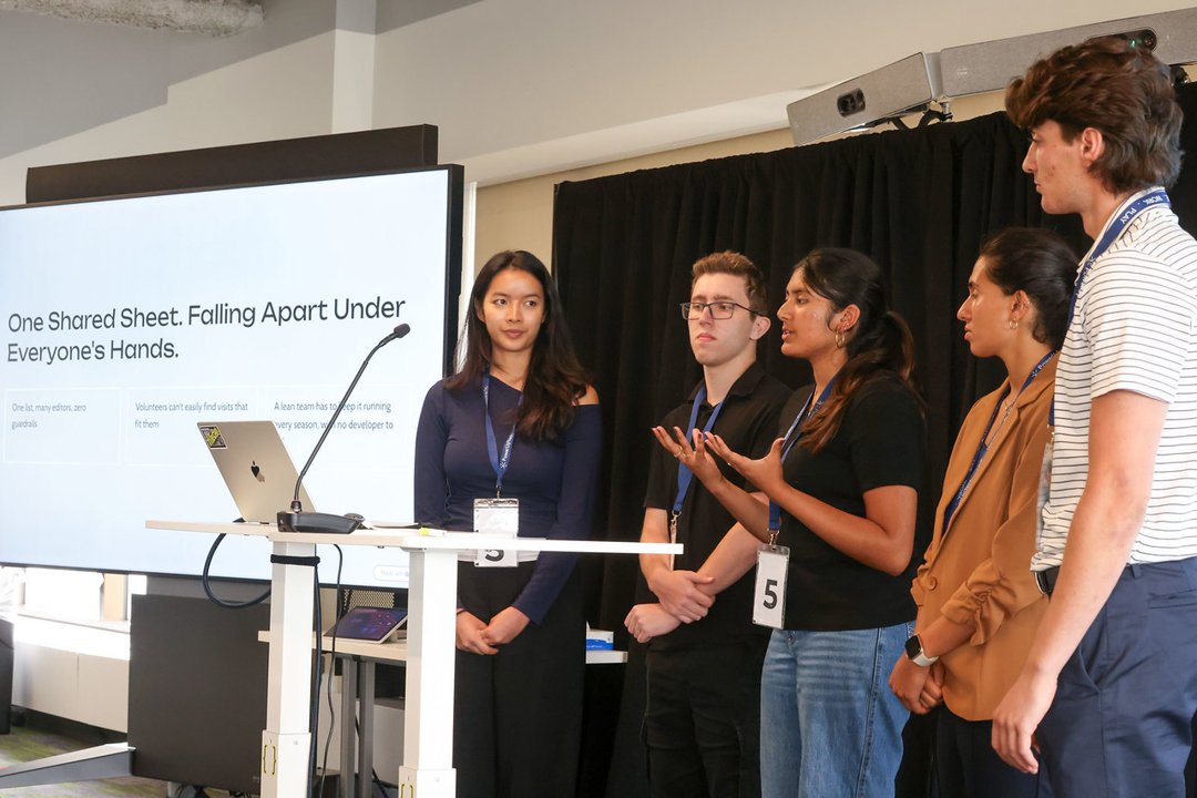 UBengineering's tweet photo. 18 students from 9 startups participated in SPIR this summer. Over 10 weeks, they tackled real-world challenges, aiding local companies in advancing technologies and ideas, many led by #UBuffalo alumni. Check out some photos from the wrap-up celebration and PowerUpTech program. https://t.co/mciXTlv5GU