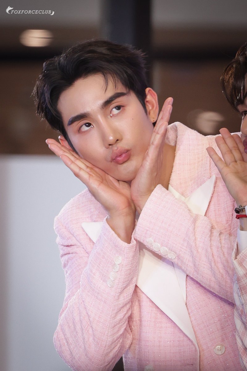 forceofficial_'s tweet photo. น้องแอฟ้อดเองงับ 🦊💕

FORCEBOOK WITH SHOKUBUTSU
#ShokubutsuXForcebook 
#fforce_ @fforcejs https://t.co/IYkM21GVnS