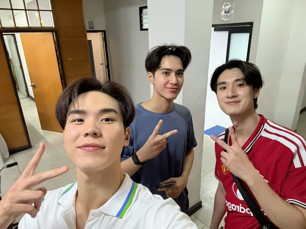 meepangg's tweet photo. เห้ย คือเตโชปิงชุดในเรื่องแมทพ้อยจริงๆอะ แสดงว่าน้องธีไปกองแมทพ้อย น้องธีไปรับเชิญจริงมั้ย กี้ดเลยนะ🥹 https://t.co/BvcyV4gB46