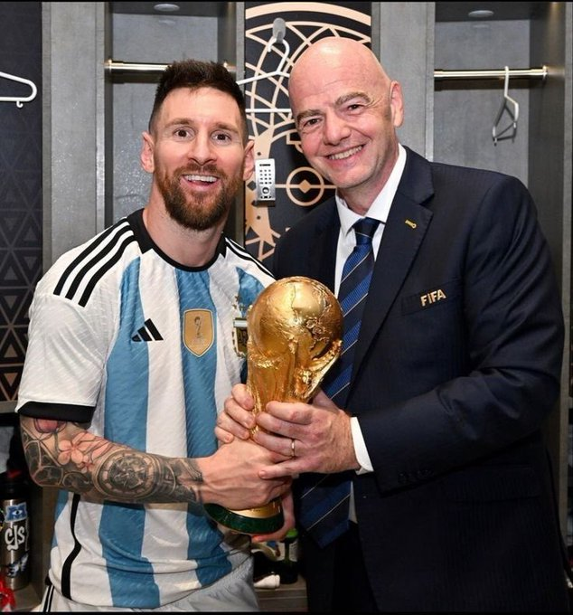 Cr7stianismo_'s tweet photo. 🚨Solo 3 federaciones apoyan a Gianni Infantino en FIFA:

-Marruecos
-Argentina
-Qatar

Marruecos porque le regaló una Copa África que perdió en el campo.

Argentina y Qatar por miedo a que se descubra lo que TODOS sabemos y vimos.

Una vez más, como con Negreira, teníamos razón. https://t.co/TU68F5jfJE
