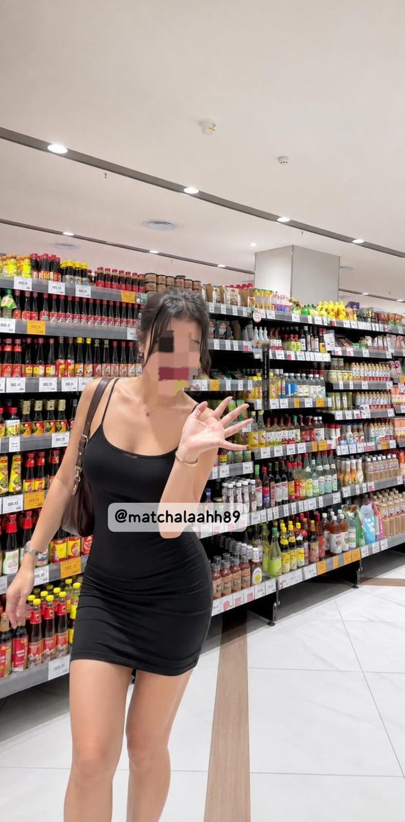 fntsymatchalaa's tweet photo. Ceritanya malam ini keluar brg wf,wf nanya "mas aku boleh ga pake ini" sambil nunjukin dress yg udah lama di beliin tp blm kesampean di pake karna wf gamau,tapi ibarat dapat petir,tiba2 wf pengen pake sepanjang jalan degdegan ini pertama kali keluar rumah dengan pakaian gini😘😍 https://t.co/MflR9Kf1nX