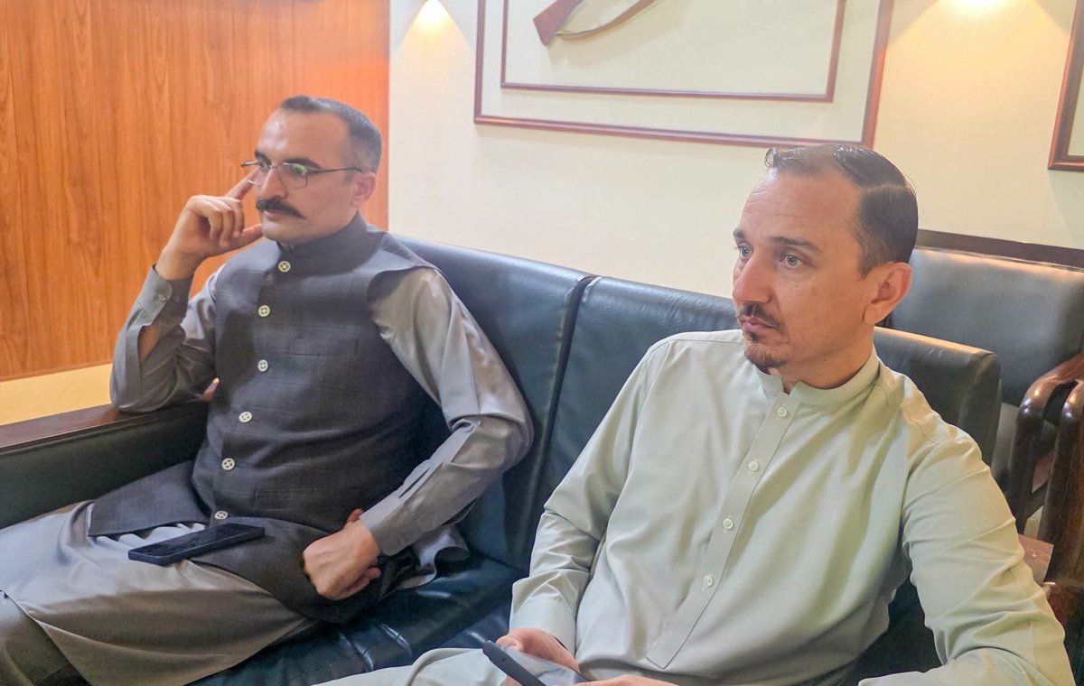 DCHaripur's tweet photo. تربیلا ففتھ ایکسٹینشن سوشل ڈویلپمنٹ پلان
ڈپٹی کمشنر ہری پور،اصلاح الدین کی زیرِ صدارت اجلاس میں سوشل ڈویلپمنٹ پلان پر پیش رفت کا جائزہ لیا گیا۔ مقامی آبادی کی فلاح، بنیادی سہولیات، روزگار اور ترقیاتی اقدامات پر تبادلۂ خیال کیا گیا۔ بروقت، شفاف اور مؤثر عملدرآمد کی ہدایات جاری کی https://t.co/XV9hQeTEPv
