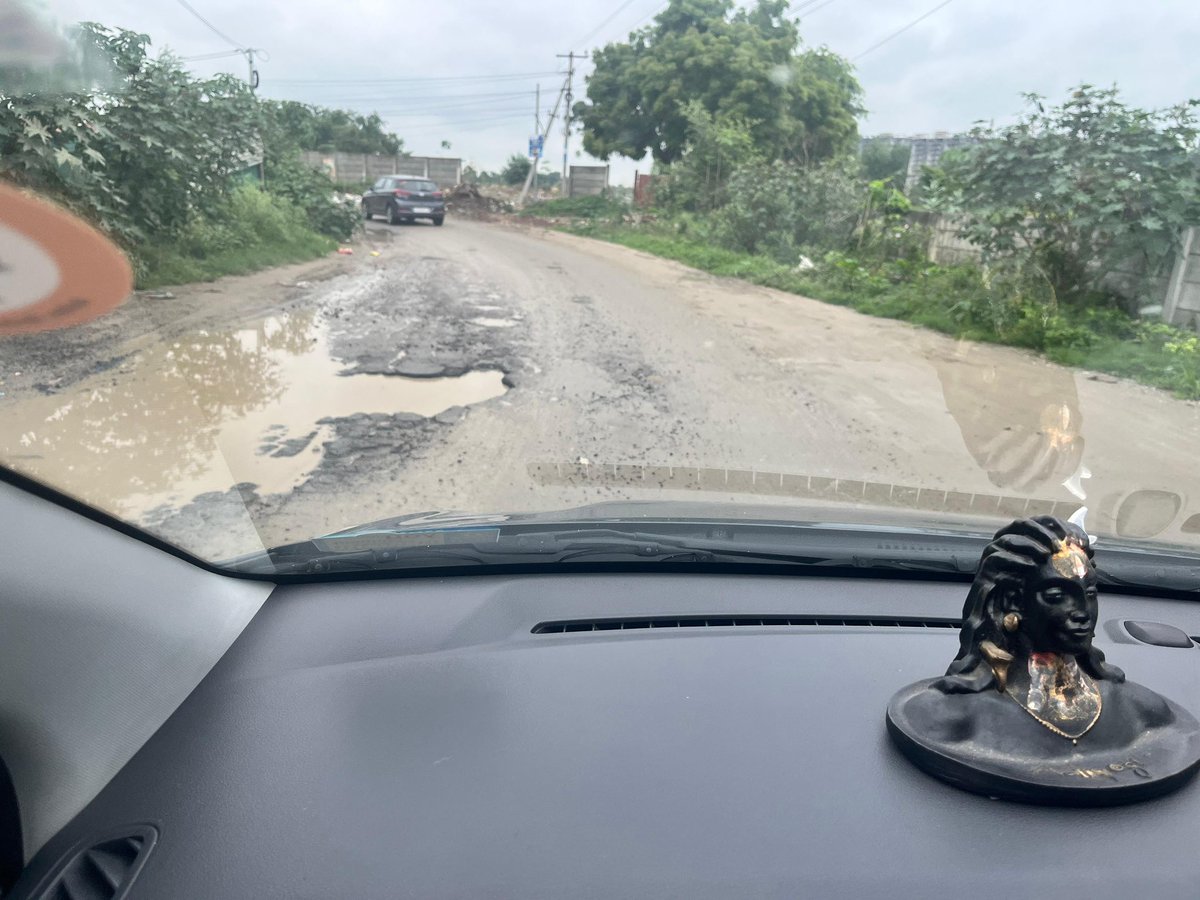 ceb_sahu's tweet photo. @CommissionrGHMC @GHMCOnline @HMDA_Gov @dctellapur this is my 5th post in last one year on the road situation from Kollur village to DPS kollur . There are 3 to 4 residential community people depend on this road including school buses. We are left at Mercy of God. https://t.co/nIkFwQ3iox