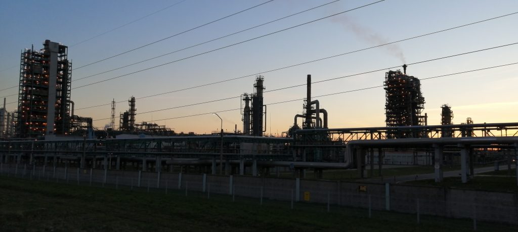 CDM_PRESS's tweet photo. Ukraine Sends Drones 800 Miles Into Russia, Setting Two Oil Refineries Ablaze In Largest Long-Range Strike Of The War

Ukraine launched its longest-range drone strike of the war, hitting two oil refineries deep inside Russia — one near Yaroslavl, 800 miles from the front. Western-supplied technology enabling strikes this far into Russian territory raises direct questions about Washington's escalation appetite and who is actually directing this war.

🔗 Full story in first reply 👇

@BreitbartNews @ZeroHedge @DailyCaller