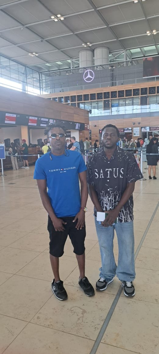 DanBlessed25's tweet photo. Thanks big bros https://t.co/GCkqTCzAIY