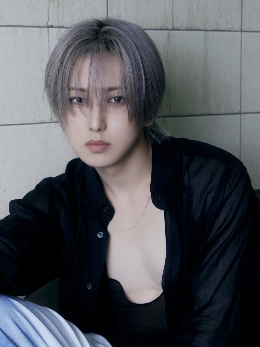 _yukiakarifuma's tweet photo. same man btw and dropped on the same day 😭😭 https://t.co/JMcYBvvT7H