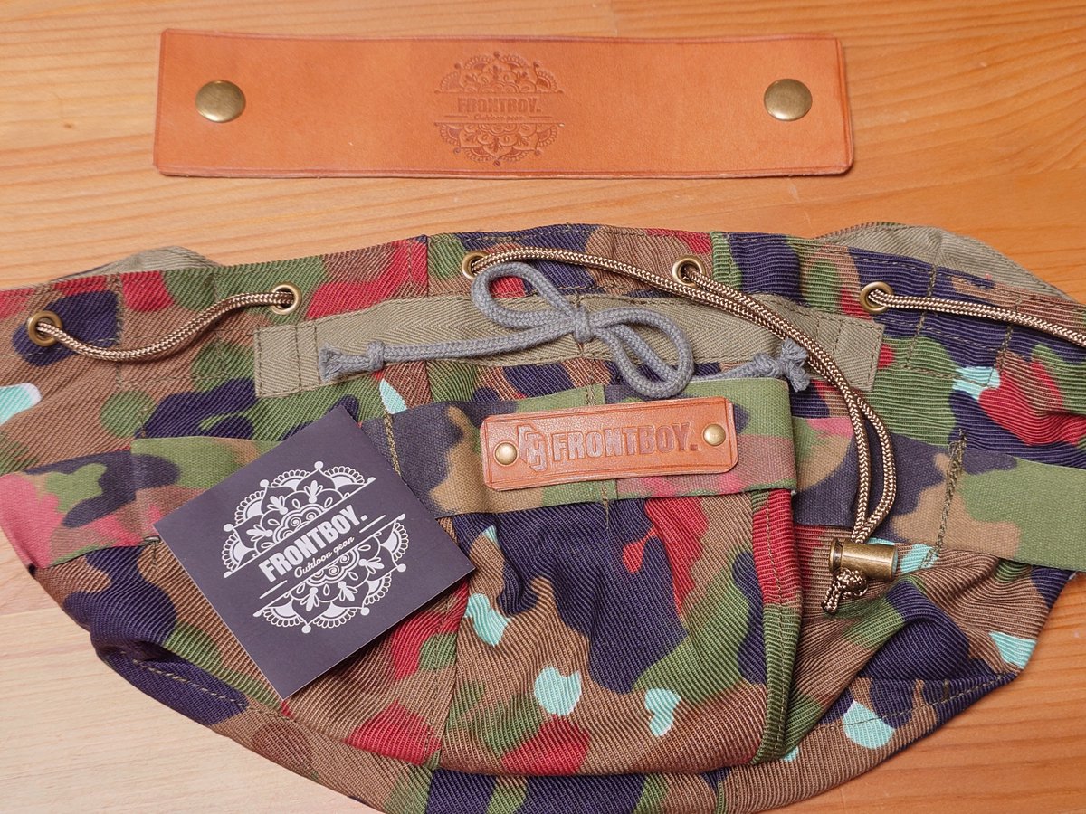 TAKUPP1's tweet photo. FB.メットデブクロ（スイス軍アルペンカモ）が着弾しました🙋
少し余裕があるので厚手のクロスで包んで使います🍀

@FRoNTBoY_craft https://t.co/XRvysh5NWC