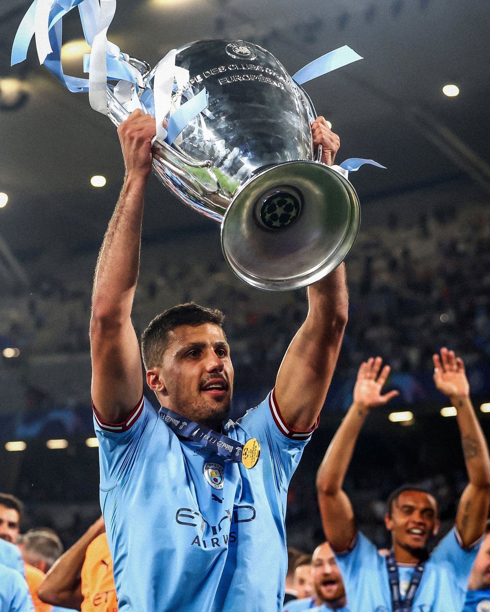 IsraelIgbinoba's tweet photo. 🚨🚨🔵🔴 BREAKING: BARCELONA BID €45M FOR RODRI!

Barcelona have made an offer of around €45M + add-ons to Manchester City for Rodri.

❌ City consider the proposal nowhere near enough to open negotiations
💰 #MCFC value Rodri at around €80M
🚫 City insist no meaningful talks are taking place
🔵🔴 Barça are fully aware of City’s asking price

The €45M offer has been flatly rejected. Barça will have to go BIGGER. 👀🔥

#FCBarcelona #MCFC #Rodri