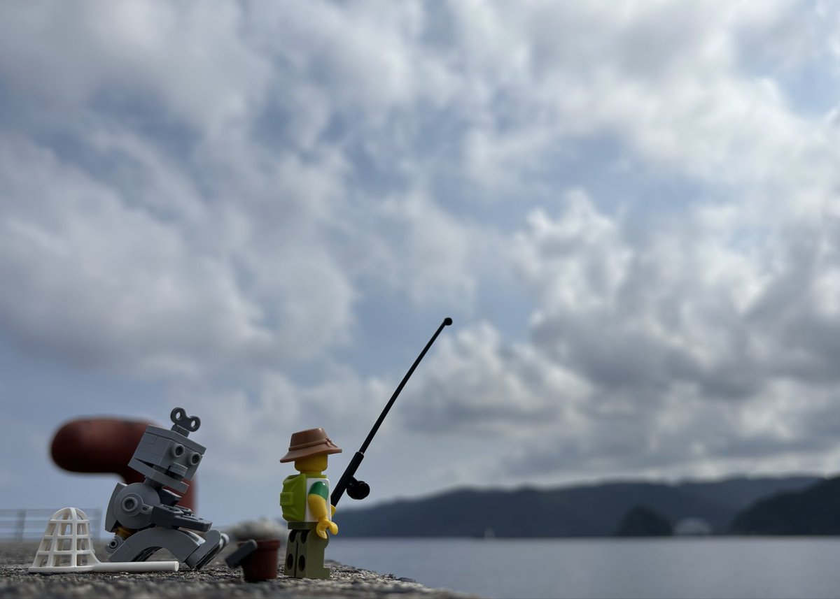 1kuseRyoji's tweet photo. #皐月重工夏の旅メカロケフォトコン 

奄美大島でのんびりしてきました！

さぁ、大物を釣るぞ！と意気込んだものの釣果は、、、

スンとした気持ちは
夕陽が溶かしてくれました。 https://t.co/sKFdm7QqWl