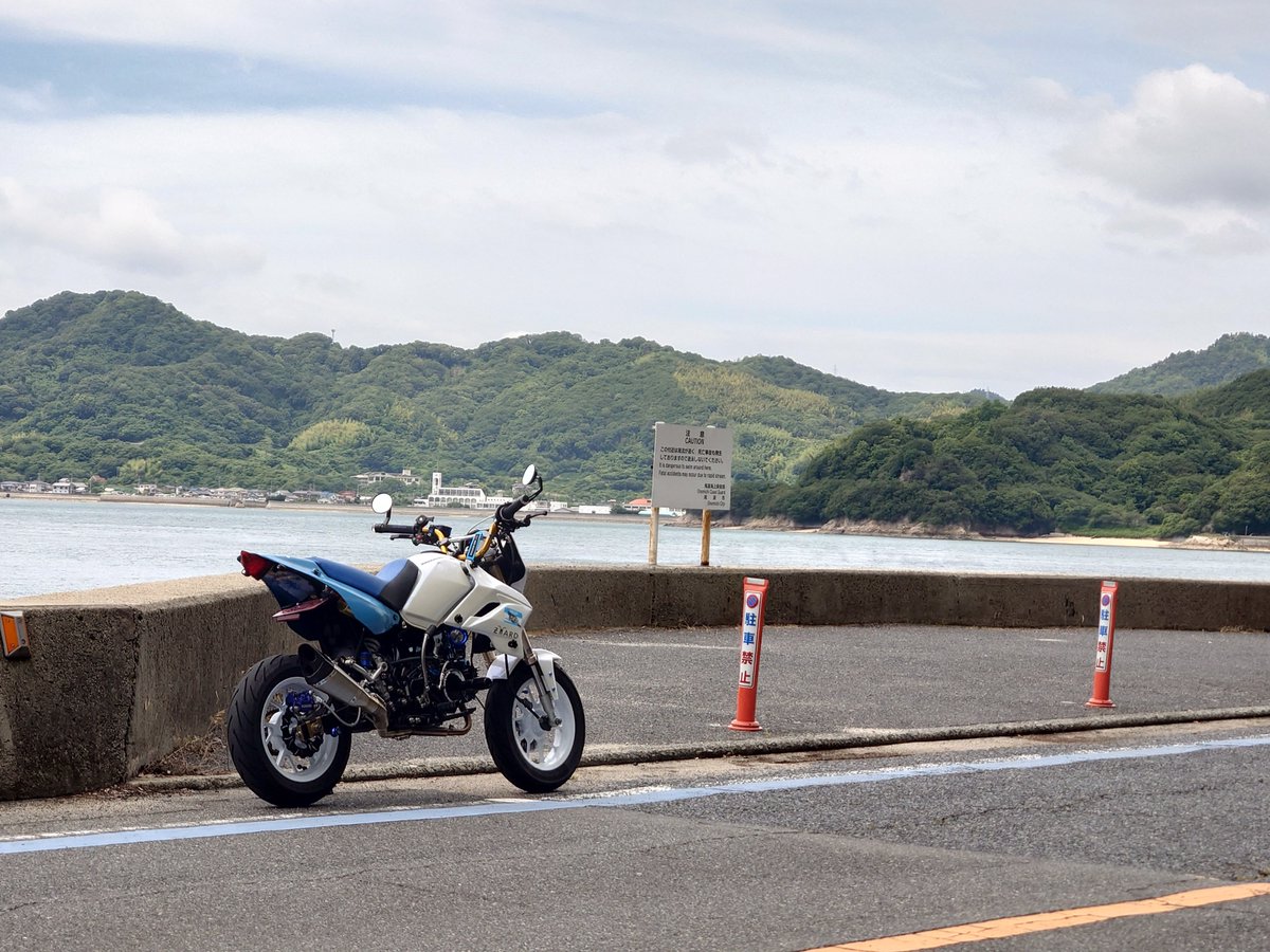 ms_factory_led's tweet photo. 盆休み 少しでもターボを進めるか、お買い物号でしまなみお散歩するか…🤔

悩む〜🤔
#KSR110 https://t.co/O9aqlbhLRt