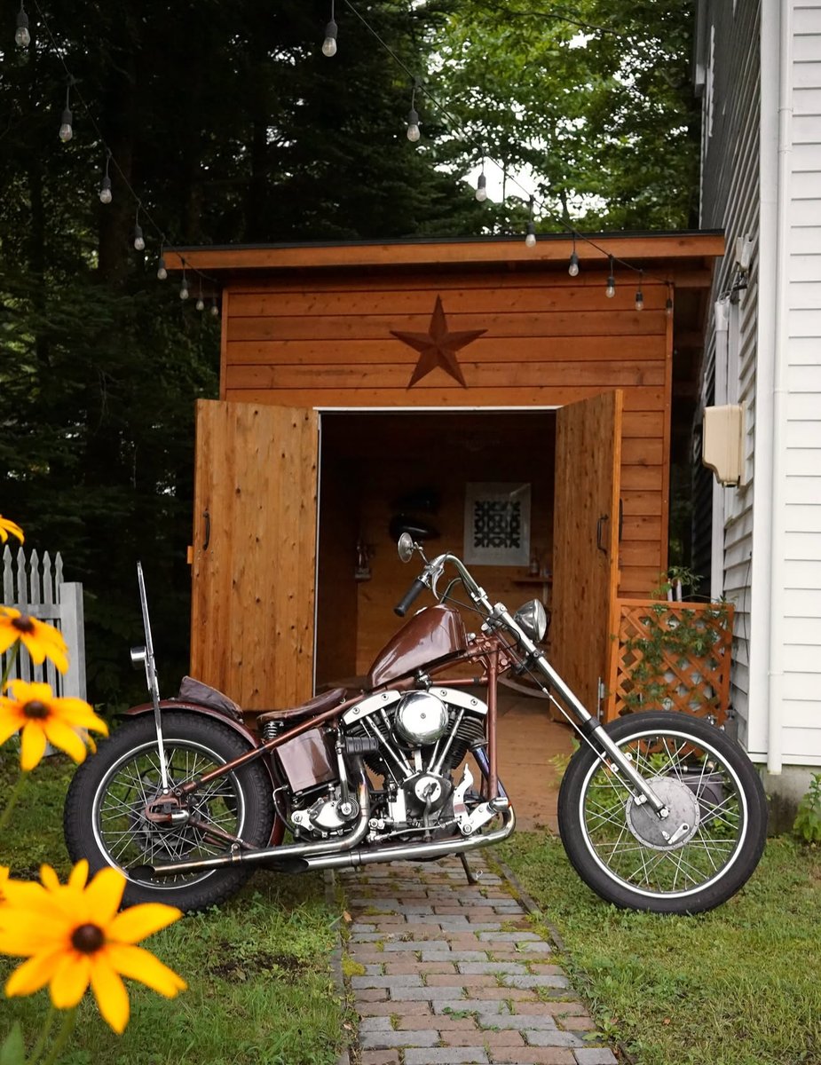 LowbrowCustoms's tweet photo. Summer in full effect with this gem from @sho_ta.ro_ #conezone #choppershit #shovelheadsrule #chopshit #shovelheadchopper https://t.co/NxIuknCDGu