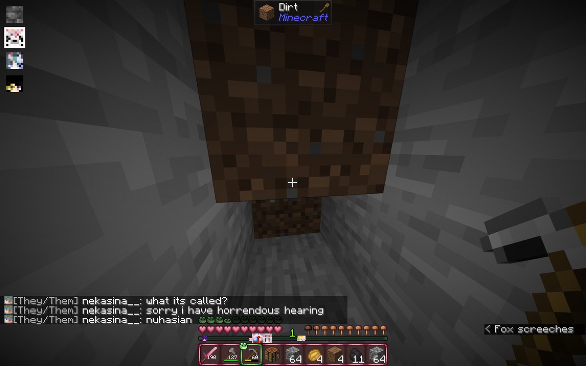 meowmazz's tweet photo. I died. After this.. this is why I shouldn’t play in pvps events while I run on 3 fps #oomfgames #oomfsmp https://t.co/XHKGGaQWt5