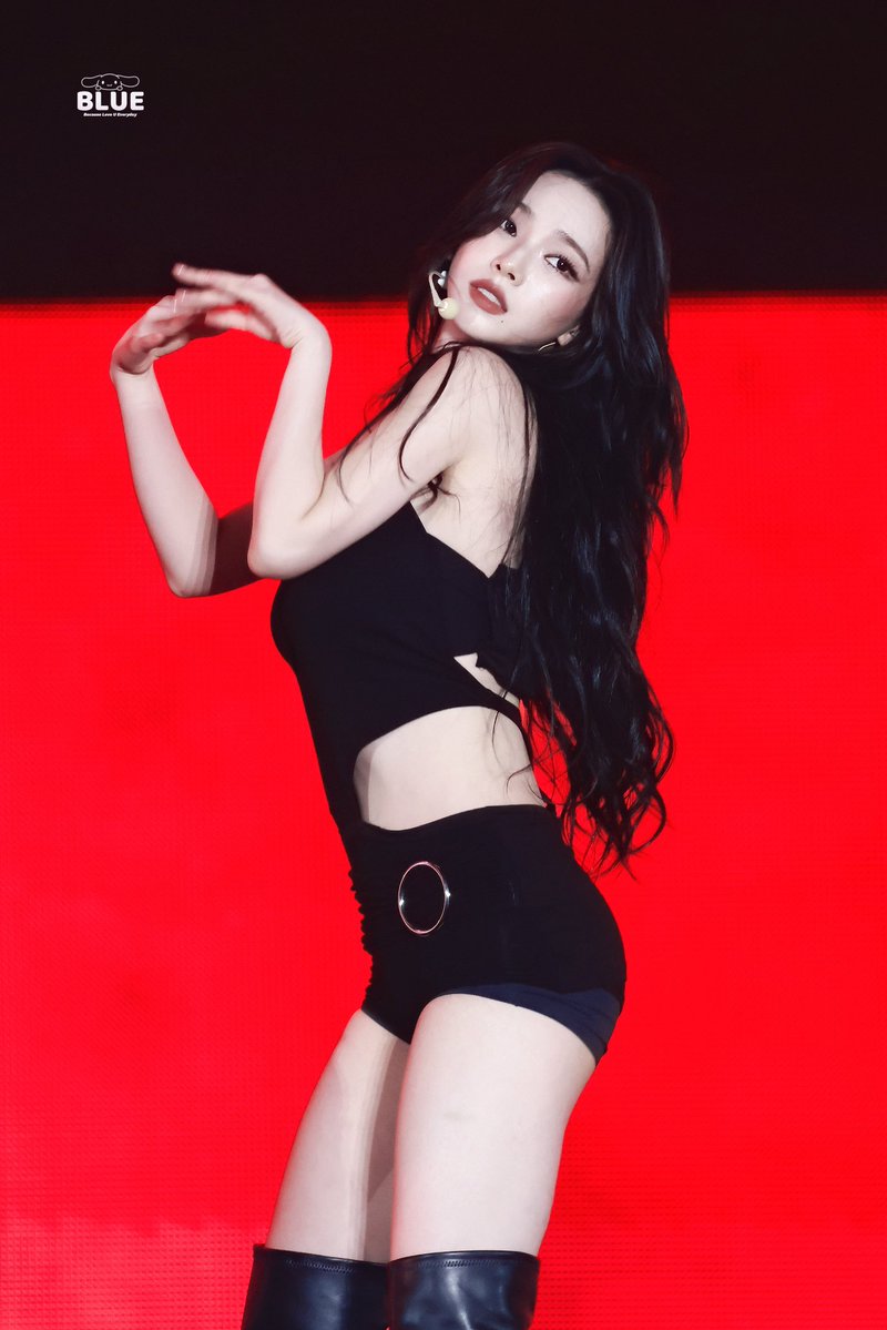 blue_karina_'s tweet photo. 260807 aespa 2026-27 LIVE TOUR -SYNK: COMPLaeXITY IN SEOUL

#에스파 #aespa 
#카리나 #Karina https://t.co/O1g9DMiU31