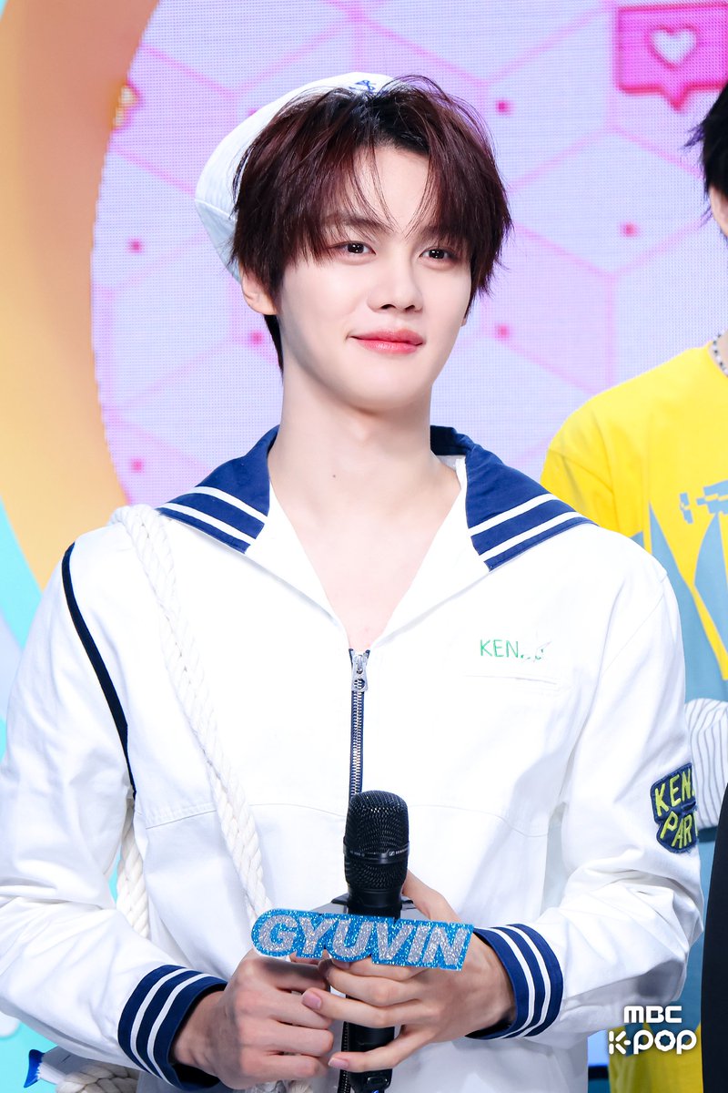 MBC_entertain's tweet photo. 우린 그대 소원을 이뤄주고 싶은
음중의 콩또⚓
소원을 말해봐🧞

260801 #쇼음악중심 #음중 #AND2BLE #규빈 #TWS #도훈 @AND2BLE @TWS_PLEDIS https://t.co/9YOcfReYco